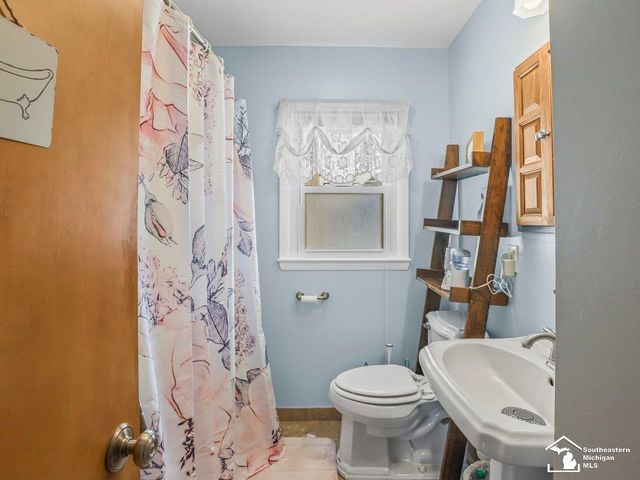 943 Western Avenue, Monroe, MI 48161