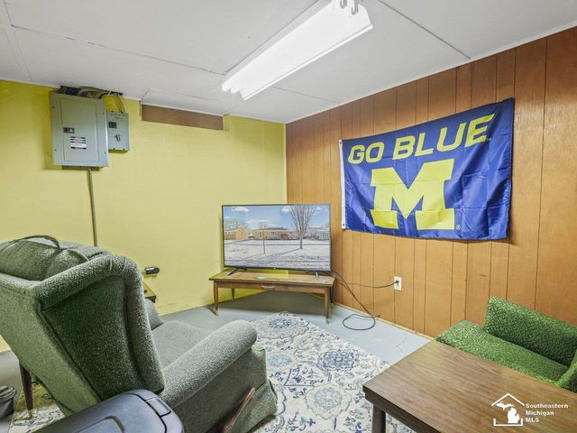 943 Western Avenue, Monroe, MI 48161