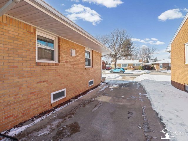 943 Western Avenue, Monroe, MI 48161