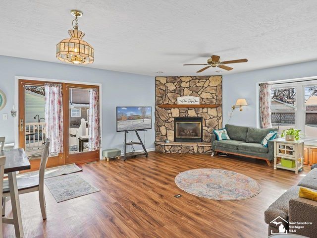 943 Western Avenue, Monroe, MI 48161