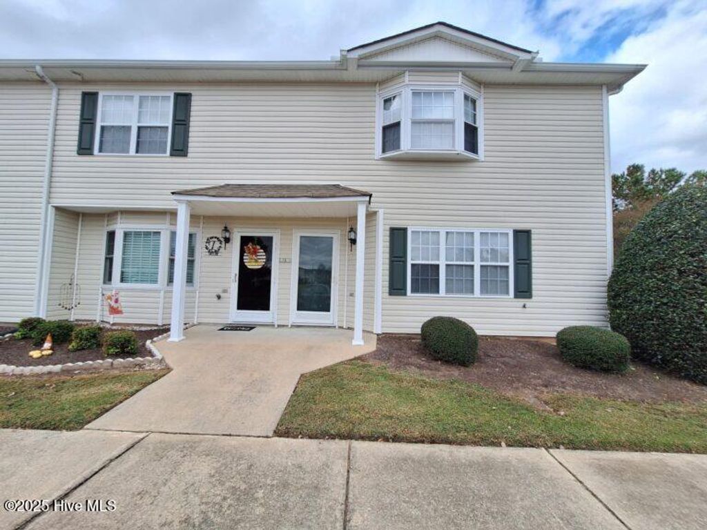 2345 Vineyard Drive E10, Winterville, NC 28590