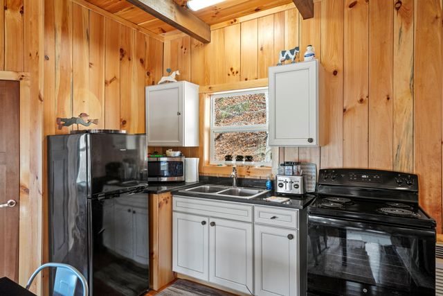 16 Hickory Lane, Campton, KY 41301