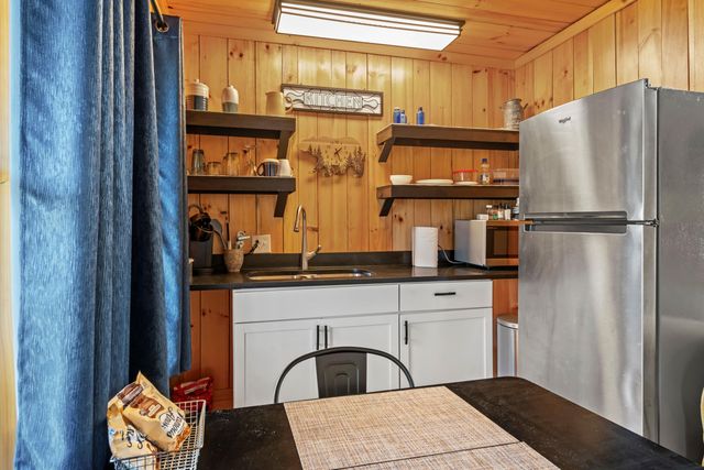 16 Hickory Lane, Campton, KY 41301