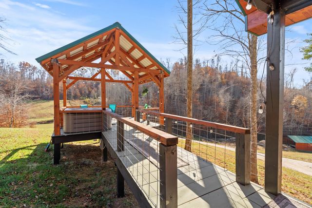 16 Hickory Lane, Campton, KY 41301