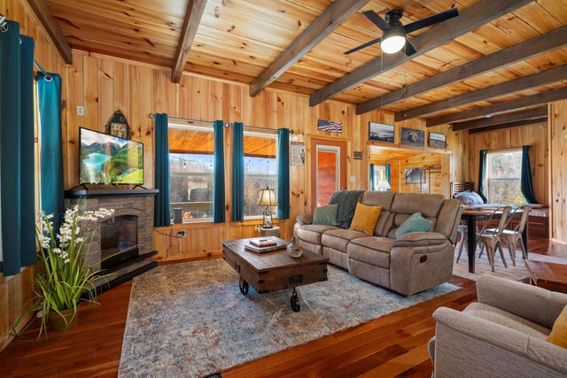 16 Hickory Lane, Campton, KY 41301