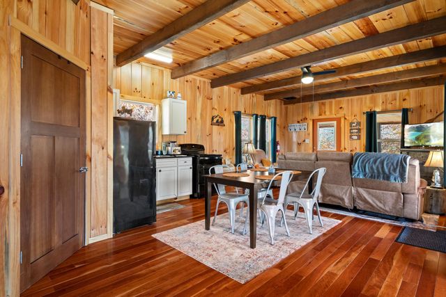 16 Hickory Lane, Campton, KY 41301