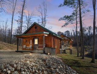 16 Hickory Lane, Campton, KY 41301