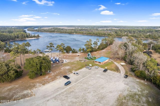 5019 Nester Drive, Southport, NC 28461