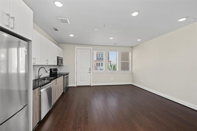 4819 Caroline Street 111, Houston, TX 77004