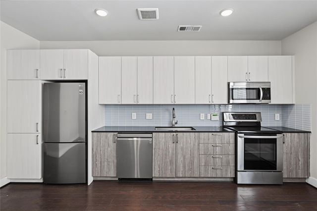 4819 Caroline Street 111, Houston, TX 77004
