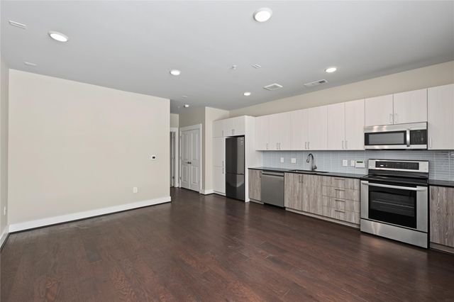 4819 Caroline Street 111, Houston, TX 77004