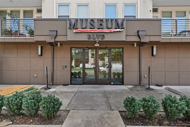 4819 Caroline Street 111, Houston, TX 77004
