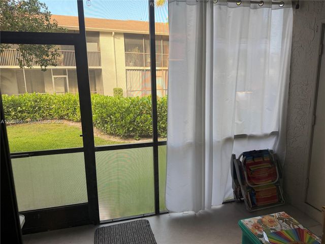 1252 S Military Trl 1415, Deerfield Beach, FL 33442