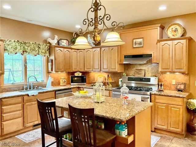 1829 State Route 7 NE, Brookfield, OH 44403