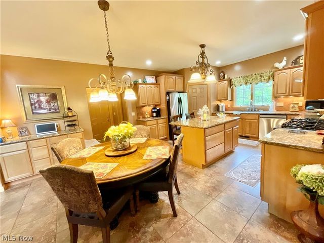 1829 State Route 7 NE, Brookfield, OH 44403
