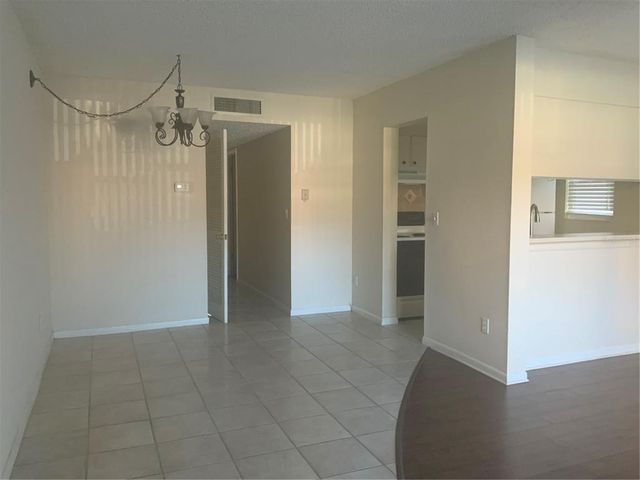 2525 WEST BAY DRIVE E14, Belleair Bluffs, FL 33770