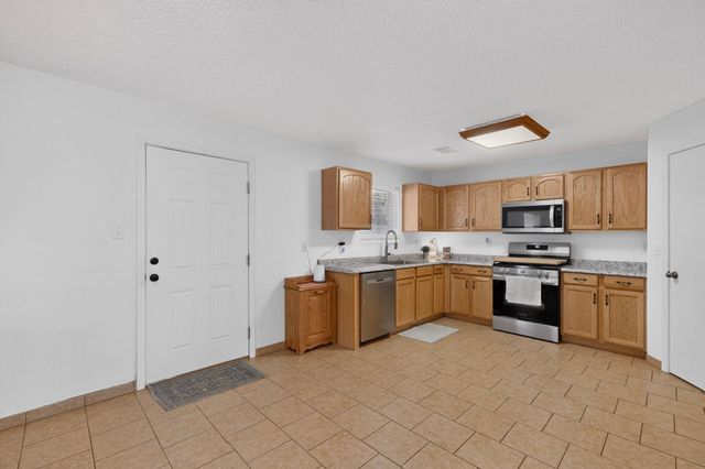 3700 Rancher Loop NE, Rio Rancho, NM 87144