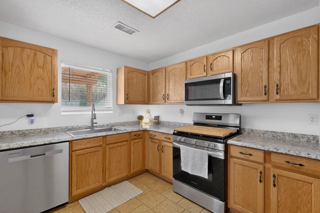 3700 Rancher Loop NE, Rio Rancho, NM 87144