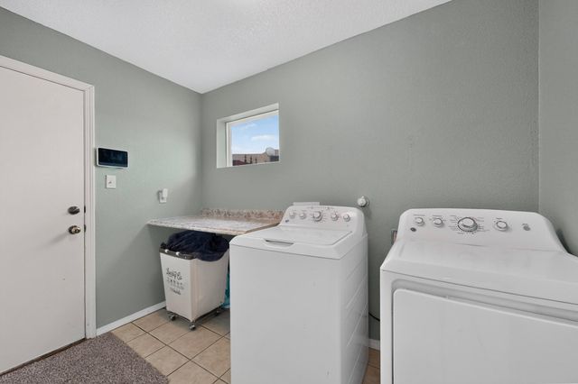 3700 Rancher Loop NE, Rio Rancho, NM 87144
