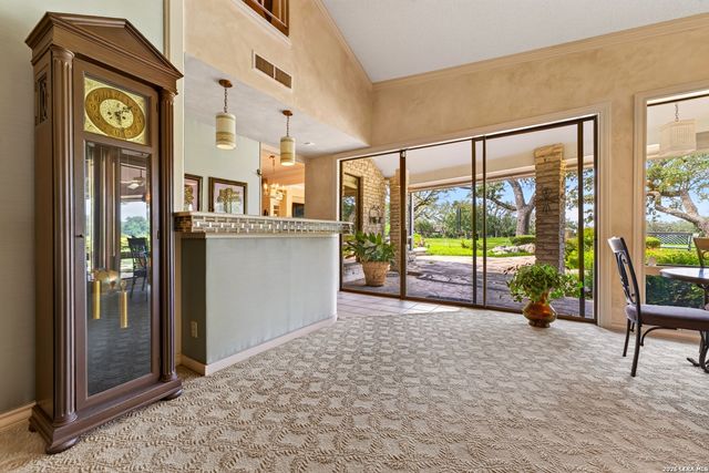 5401 Fredericksburg, San Antonio, TX 78229