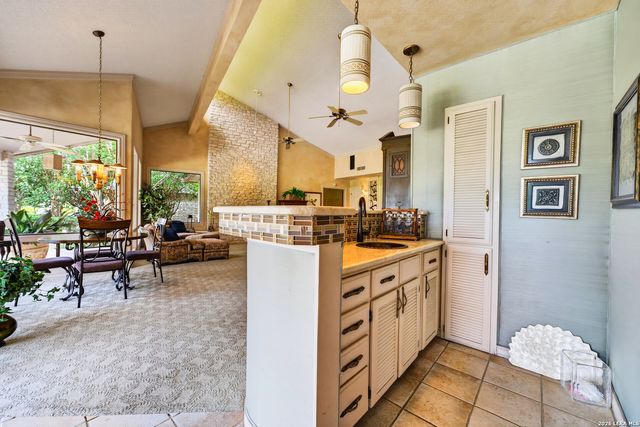 5401 Fredericksburg, San Antonio, TX 78229