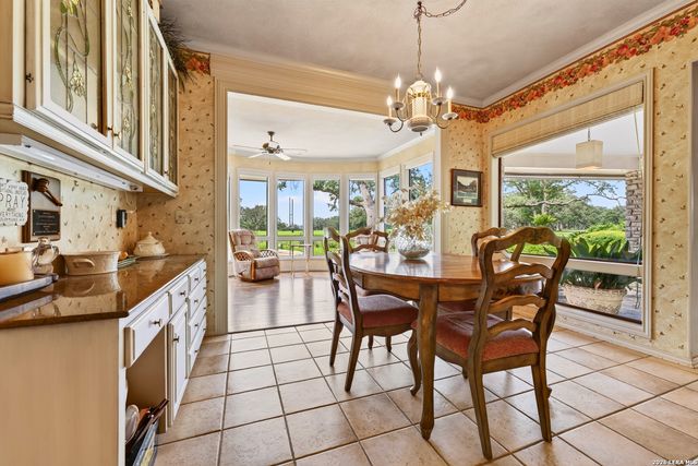 5401 Fredericksburg, San Antonio, TX 78229