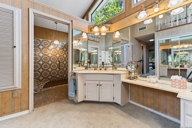 5401 Fredericksburg, San Antonio, TX 78229