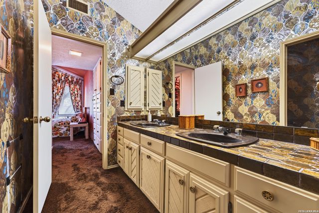 5401 Fredericksburg, San Antonio, TX 78229