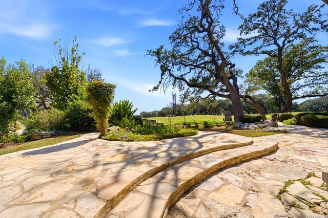 5401 Fredericksburg, San Antonio, TX 78229
