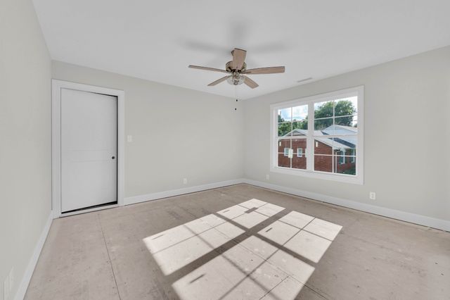 262 Rossview Rd, Clarksville, TN 37043