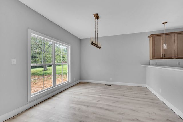 262 Rossview Rd, Clarksville, TN 37043