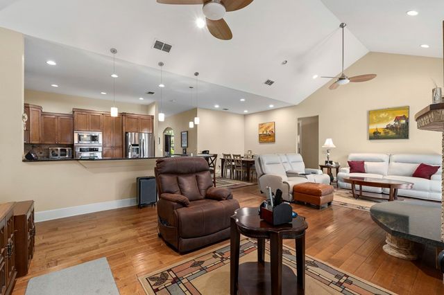 1070 Kings Ranch Road, Bandera, TX 78003