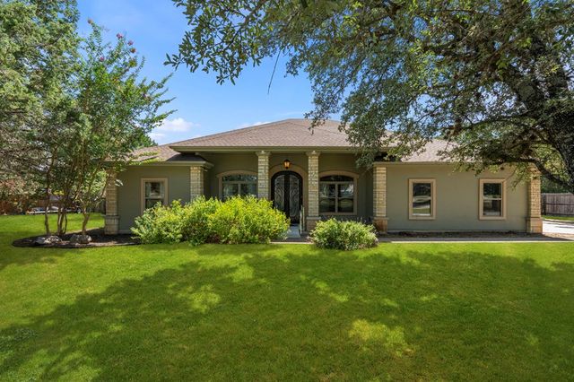 1070 Kings Ranch Road, Bandera, TX 78003