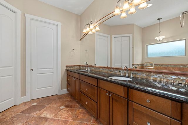 1070 Kings Ranch Road, Bandera, TX 78003