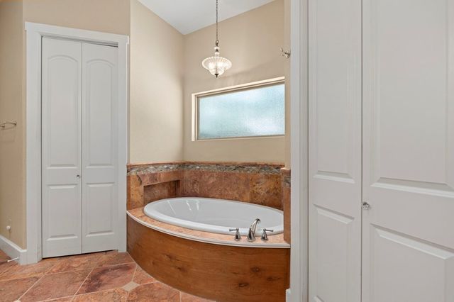 1070 Kings Ranch Road, Bandera, TX 78003