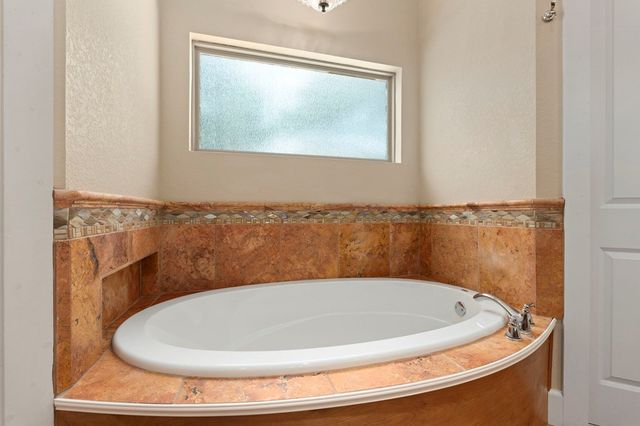 1070 Kings Ranch Road, Bandera, TX 78003