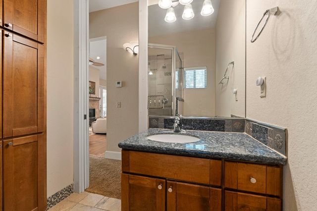 1070 Kings Ranch Road, Bandera, TX 78003