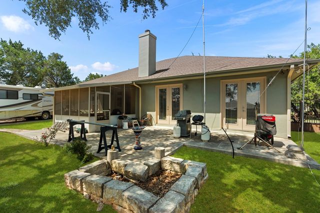1070 Kings Ranch Road, Bandera, TX 78003