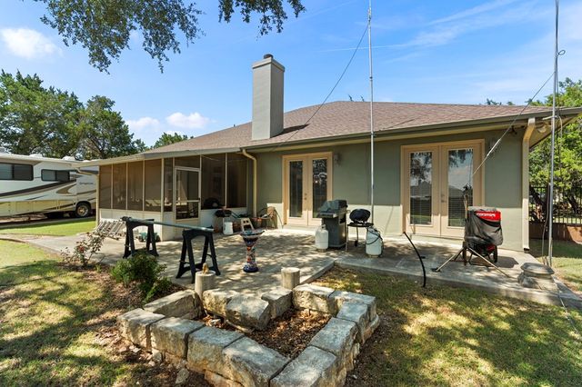 1070 Kings Ranch Road, Bandera, TX 78003