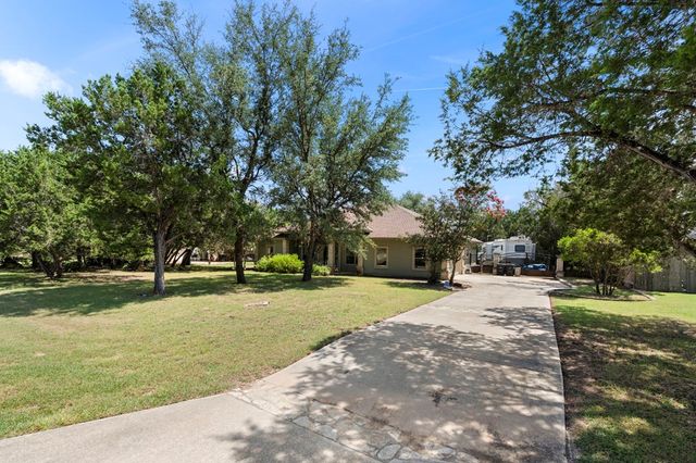 1070 Kings Ranch Road, Bandera, TX 78003