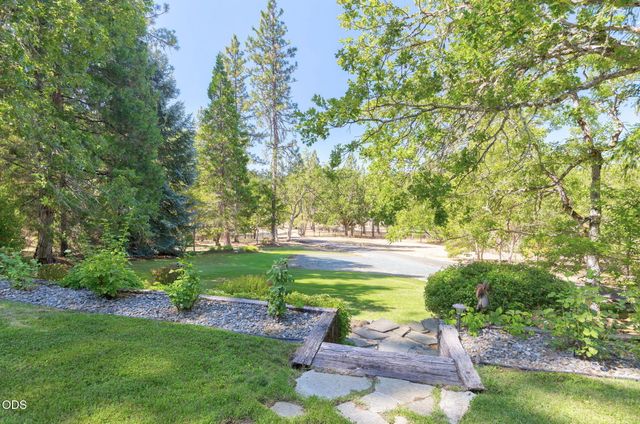 543 Serenity Lane, Grants Pass, OR 97526
