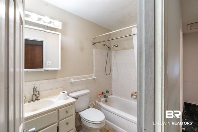536 Woodlore Drive, Chickasaw, AL 36611