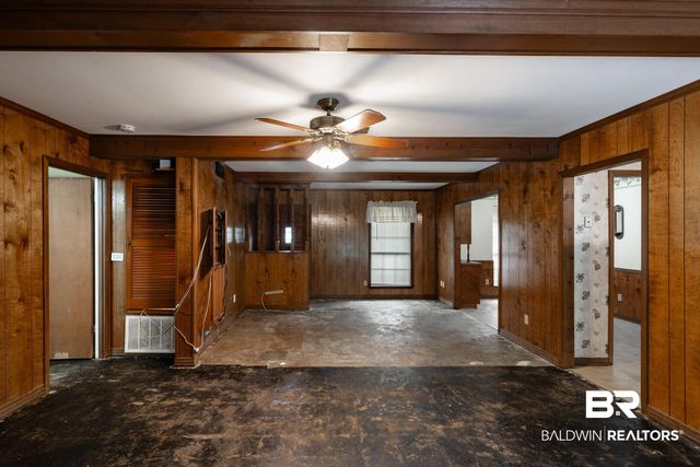 536 Woodlore Drive, Chickasaw, AL 36611