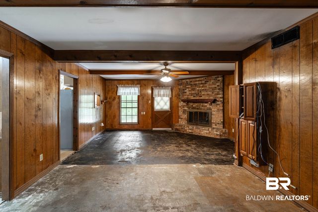 536 Woodlore Drive, Chickasaw, AL 36611