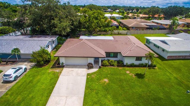 3317 PINE VALLEY DRIVE, Sarasota, FL 34239