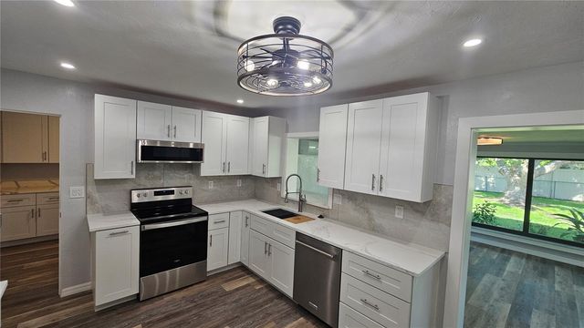 3317 PINE VALLEY DRIVE, Sarasota, FL 34239