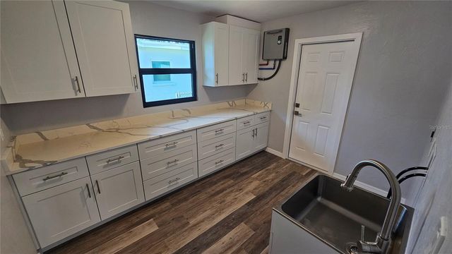 3317 PINE VALLEY DRIVE, Sarasota, FL 34239