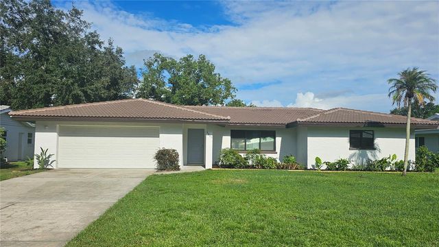 3317 PINE VALLEY DRIVE, Sarasota, FL 34239