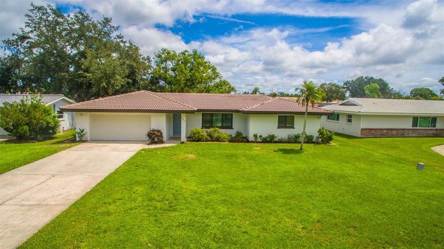 3317 PINE VALLEY DRIVE, Sarasota, FL 34239