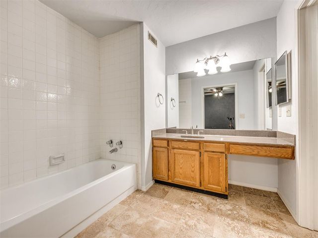 4400 Hemingway Drive 219, Oklahoma City, OK 73118